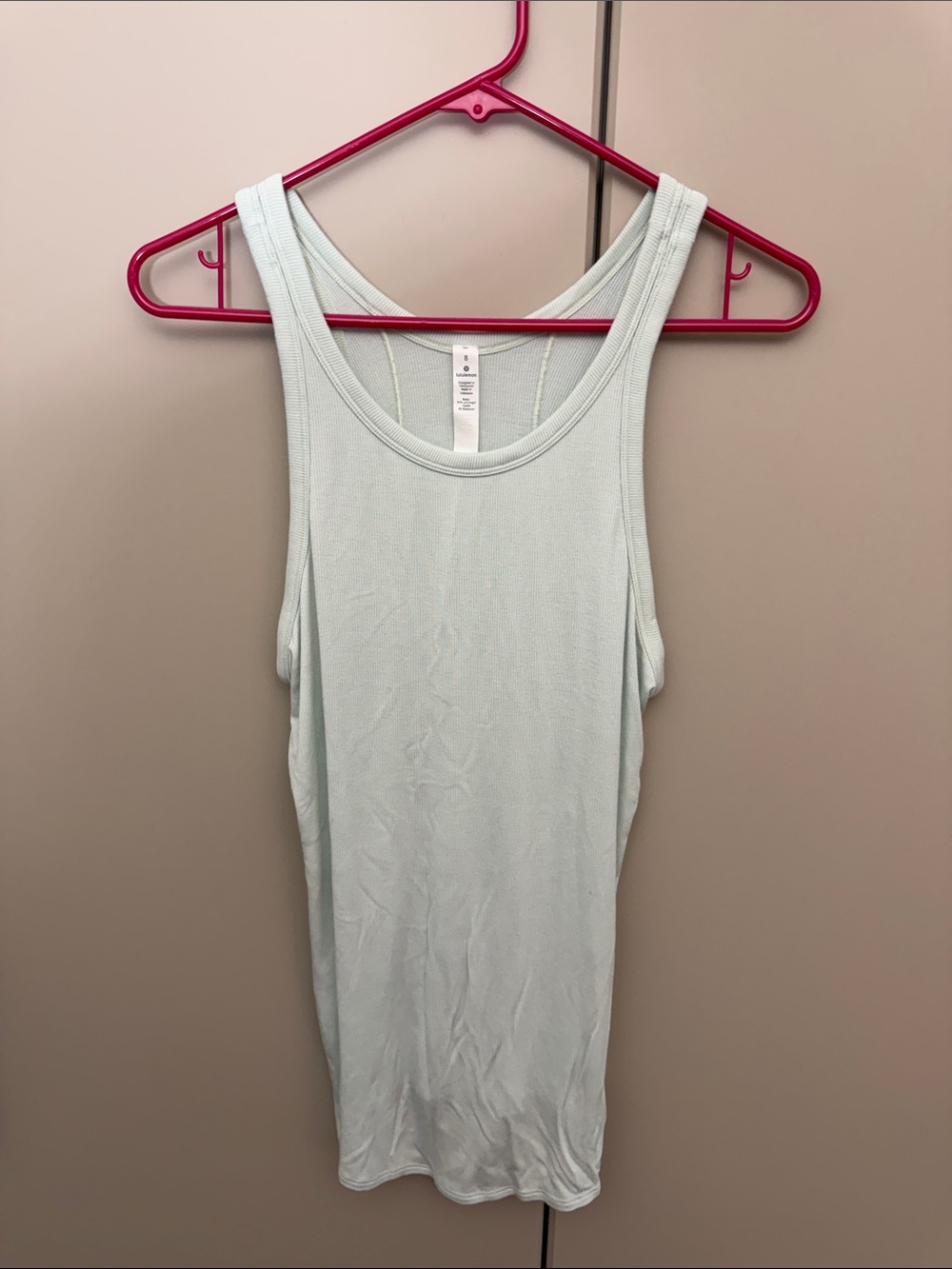 Lululemon Classic Scoop Neck Tank Top in Light Mint - Size 8